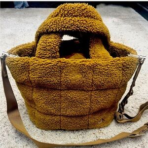 Lululemon 5L fleece crossbody / tote/ handbag in burnt camel